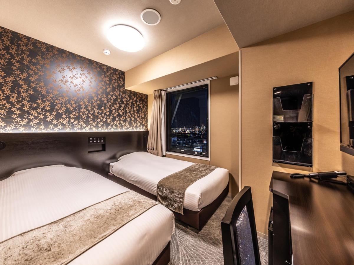Apa Hotel Shin Osaka Eki Tower Exterior photo